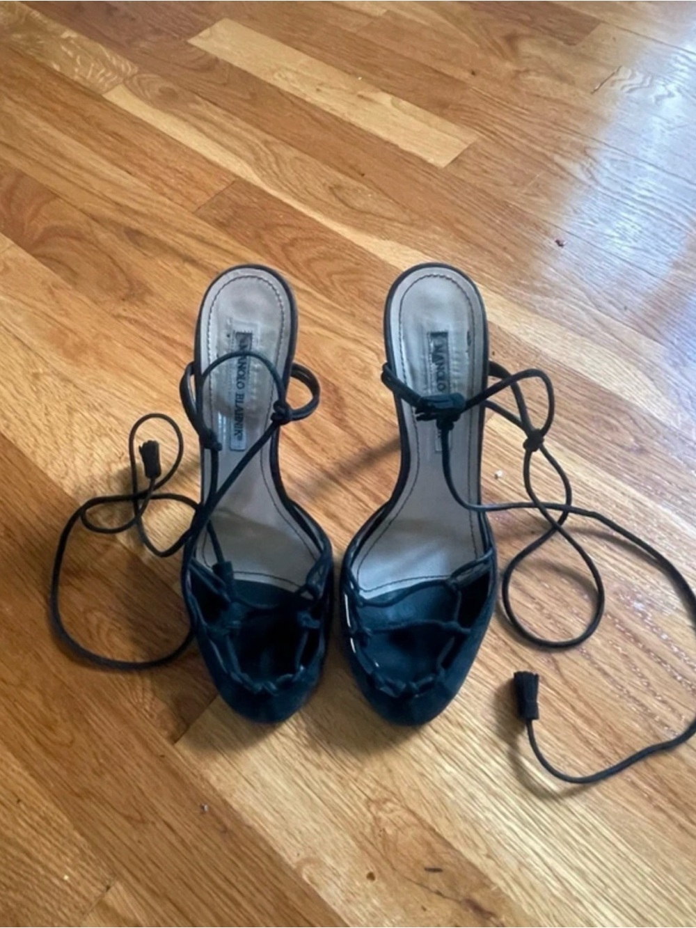 Manolo Blahnik wrap heels - Picture 3 of 7